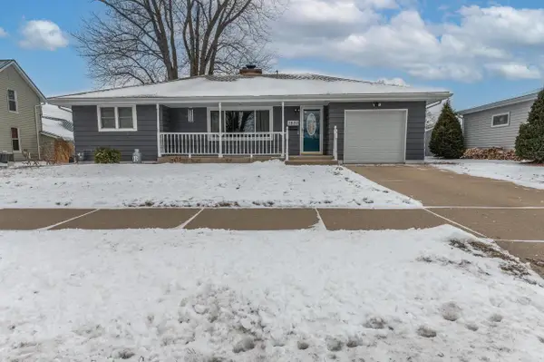 1530 S Oakhill Avenue, Janesville, WI 53546