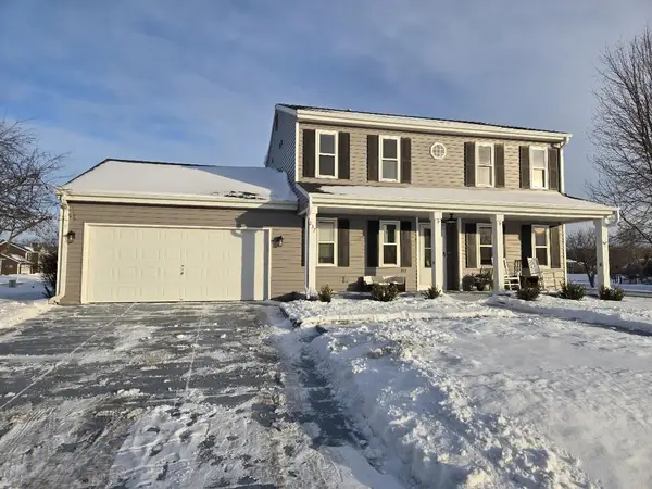 237 Royal Ridge Drive, Oconomowoc, WI 53066