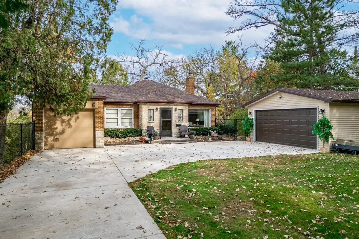 Address Withheld By Seller, Rockford, IL 61109 - Image #1