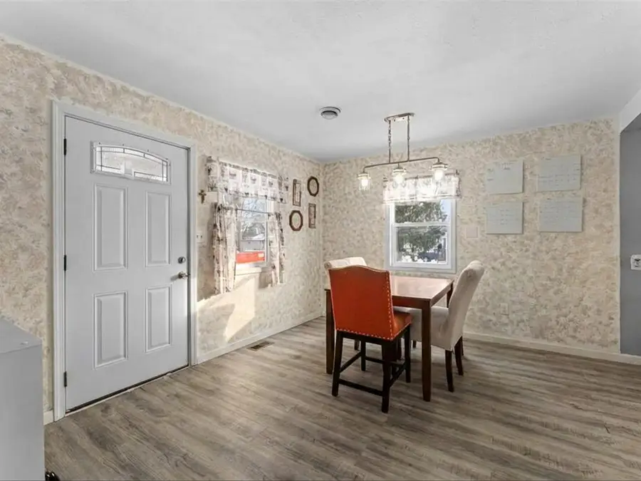 914 S 35th Street, Manitowoc, WI 54220 - #3