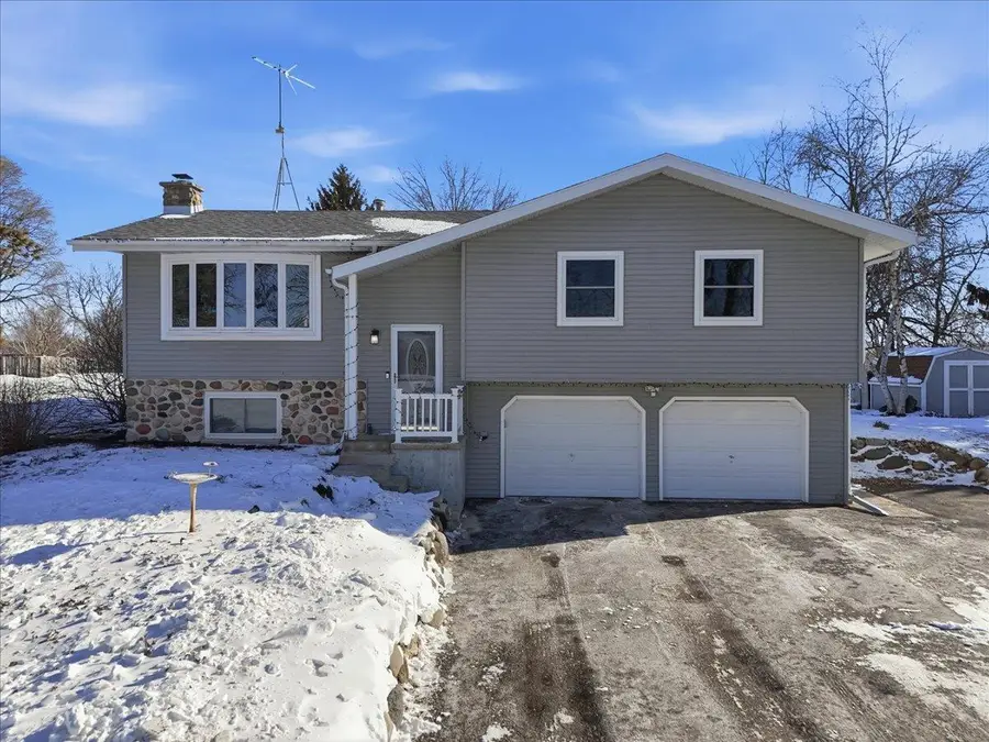 2817 Spring Hill Drive, Stoughton, WI 53589 - Image #2