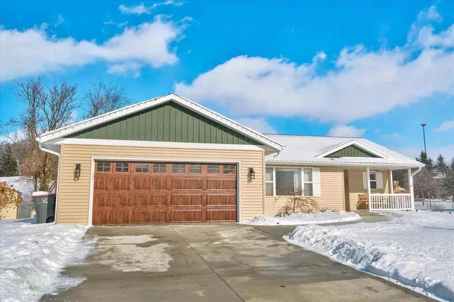 652 E Countryside Drive, Evansville, WI 53536 - #2