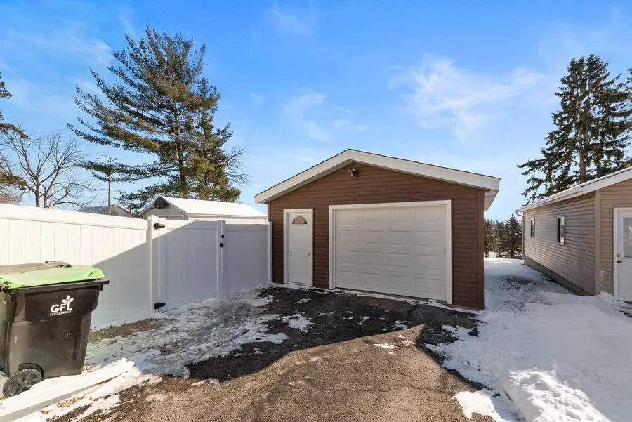 405 Rosendale Street, Beaver Dam, WI 53916 - Image #3