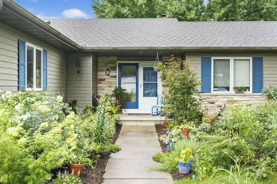 516 Woodvale Drive, Deforest, WI 53532 - #2