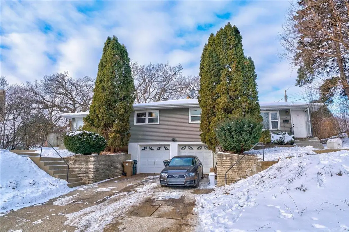 17-19 Bluebird Court, Madison, WI 53711 - Image #1