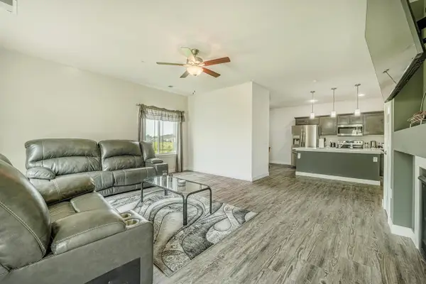 5501 PRAIRIE PLACE Drive, Mcfarland, WI 53558