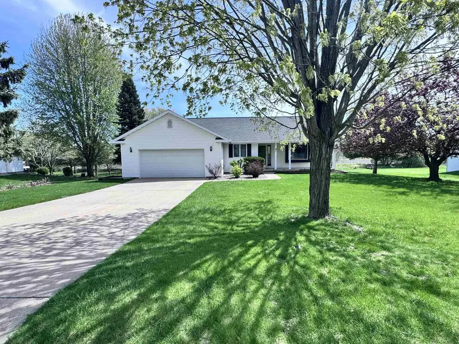 640 Mooreland Circle, Portage, WI 53901 - #2