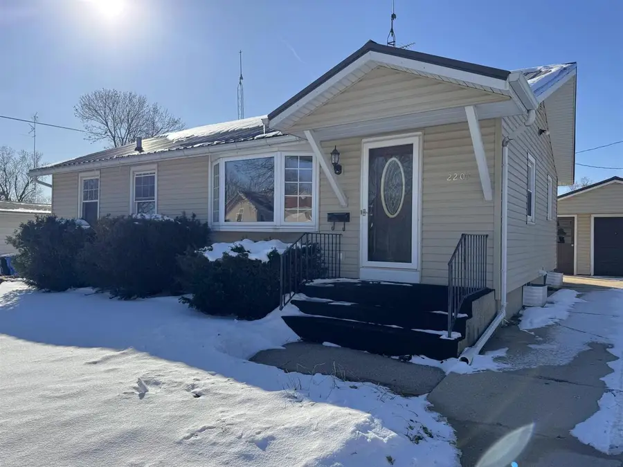 2207 12th Avenue, Monroe, WI 53566 - #2