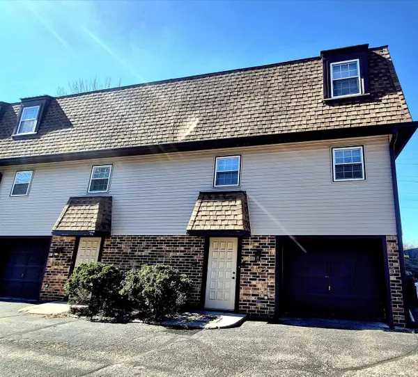 2522 W Memorial Drive, Janesville, WI 53548