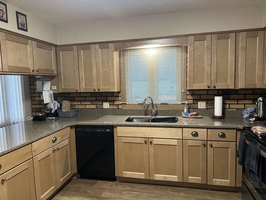 105 OUSTERLING Drive, Waupun, WI 53963 - #2