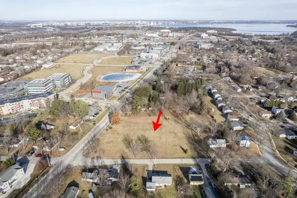 2735 Rimrock Road, Fitchburg, WI 53713