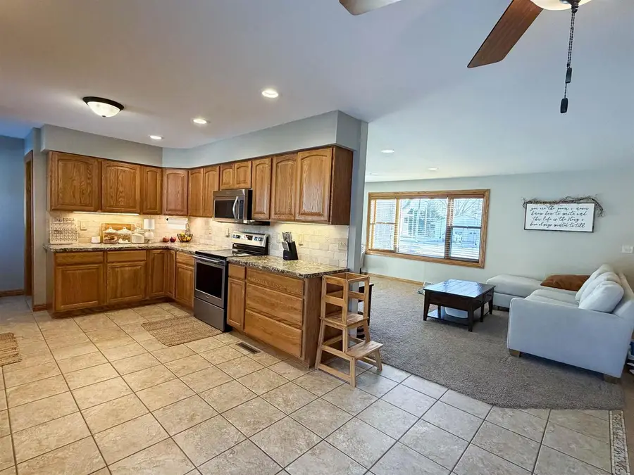 515 Woodward Avenue, Livingston, WI 53554 - #3