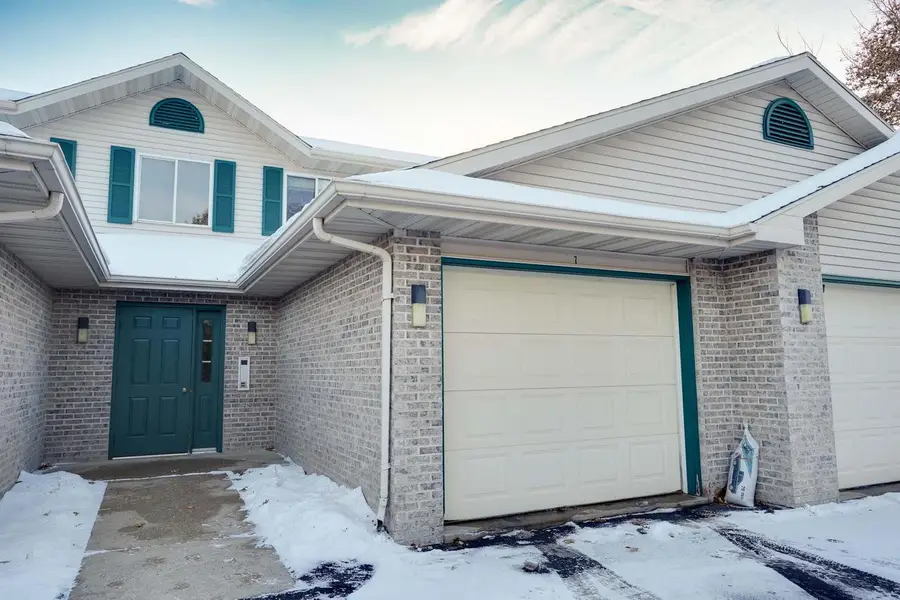 435 Bowlavard Avenue #7, Belleville, WI 53508 - #2