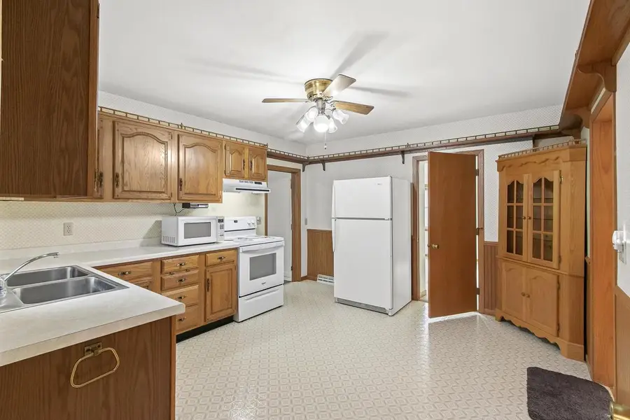 132 E Marion Street, Portage, WI 53901 - #2