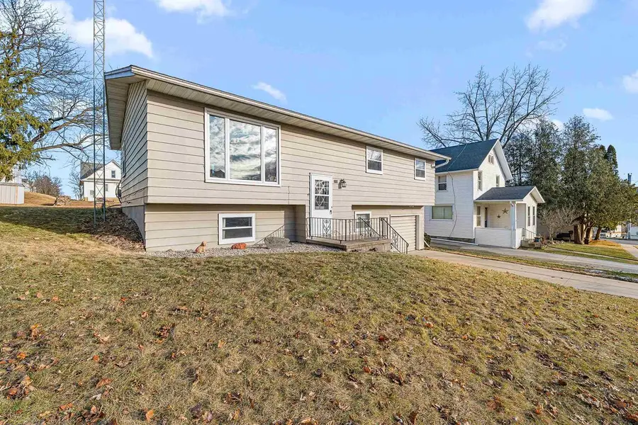 318 Scott Street, Cambria, WI 53923 - #3