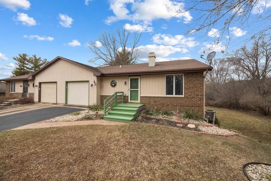 425 N Wright Road, Janesville, WI 53546 - #2