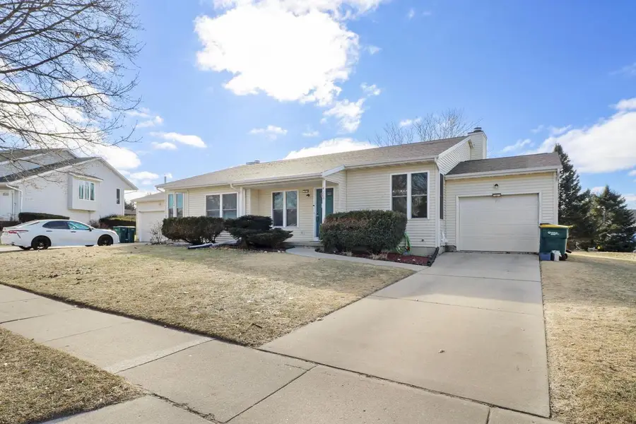 204 W Clover Lane #B, Cottage Grove, WI 53527 - #2