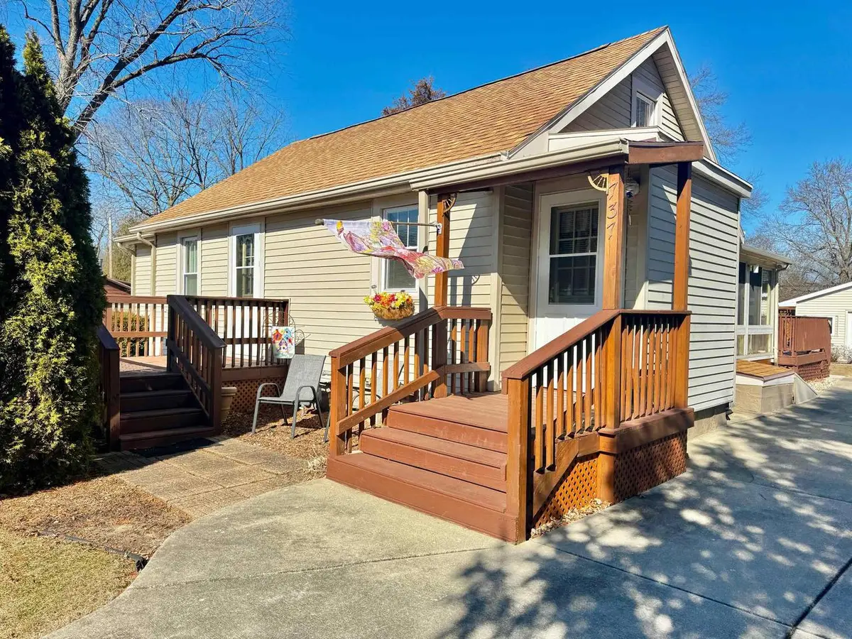 737 E Briar Lane, Beloit, WI 53511 - #1