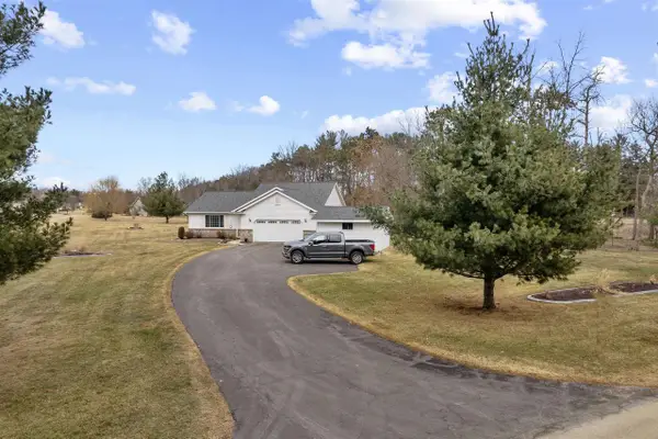 W966 North Drive, Brodhead, WI 53520