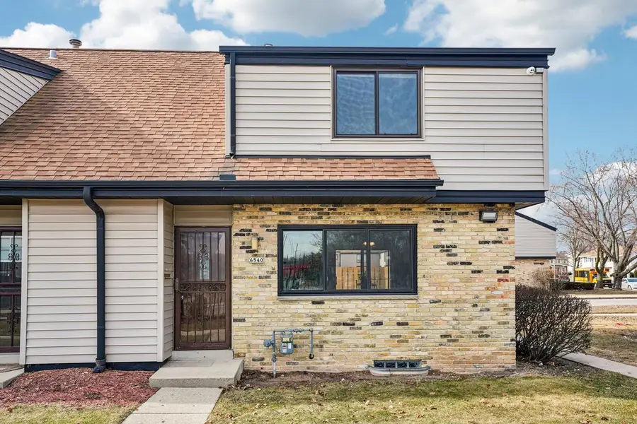 6540 N Bourbon Street, Milwaukee, WI 53224 - #2