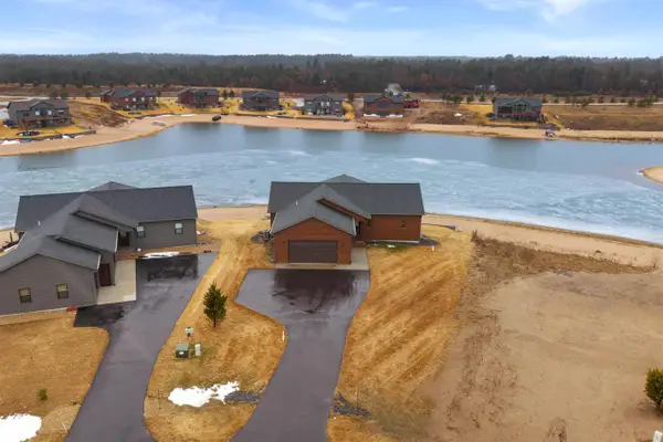 N8813 N Fly Rod Court, New Lisbon, WI 53950