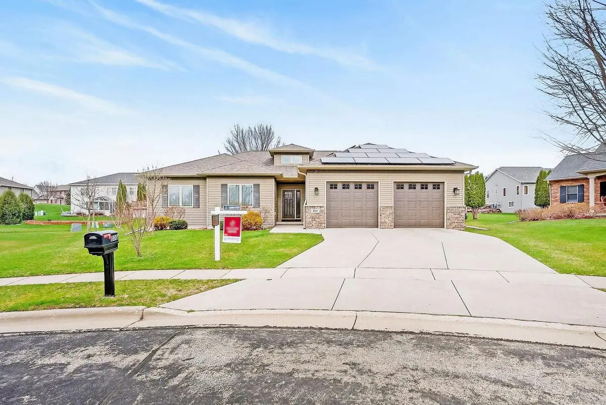 800 HASKELL Court, Stoughton, WI 53589 - #1