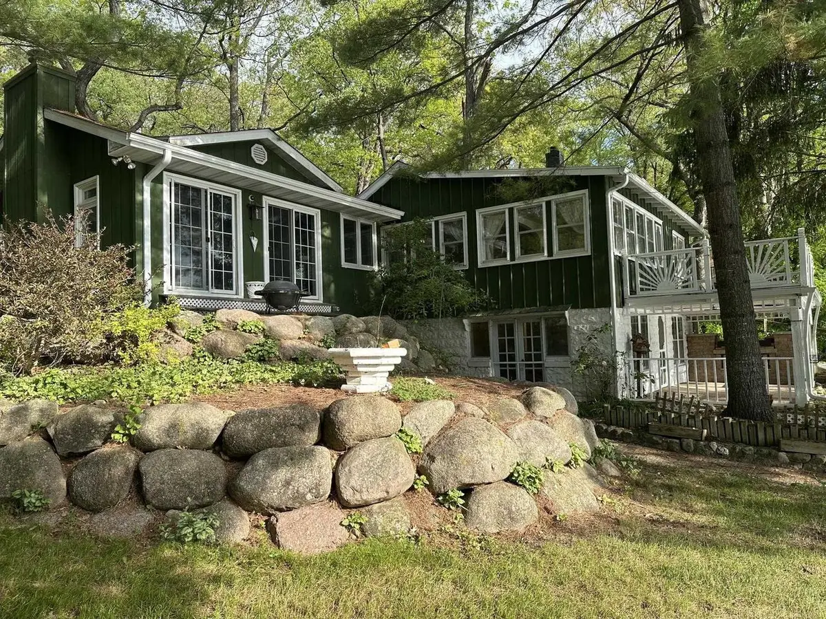 10488 N East Riverview Drive, Edgerton, WI 53534 - #1