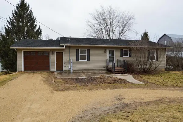 11709 County Rd VV, Cassville, WI 53806