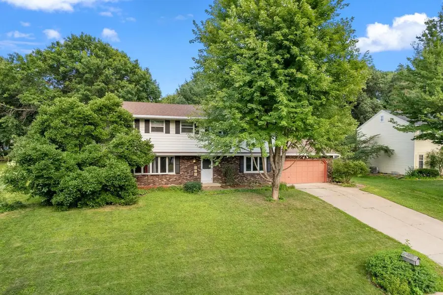 571 S Hillcrest Drive, Verona, WI 53593 - #2