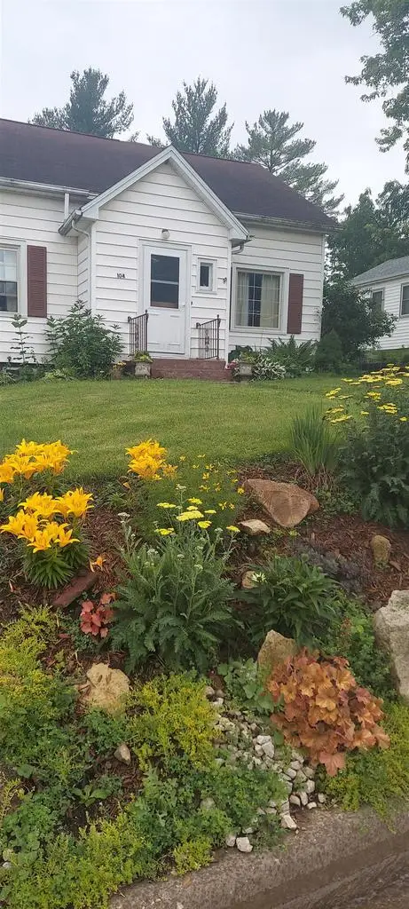 104 W Hill Street, Blanchardville, WI 53516 - #2