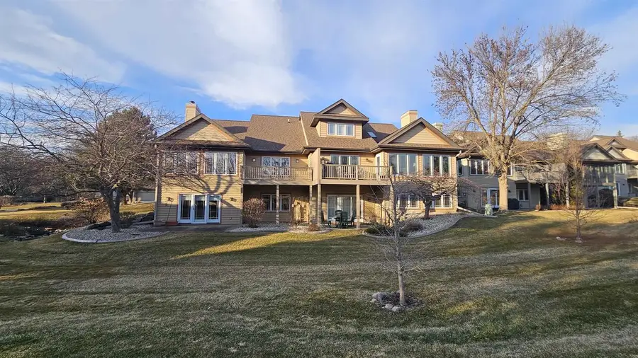 2999 Woods Edge Way, Fitchburg, WI 53711 - #2