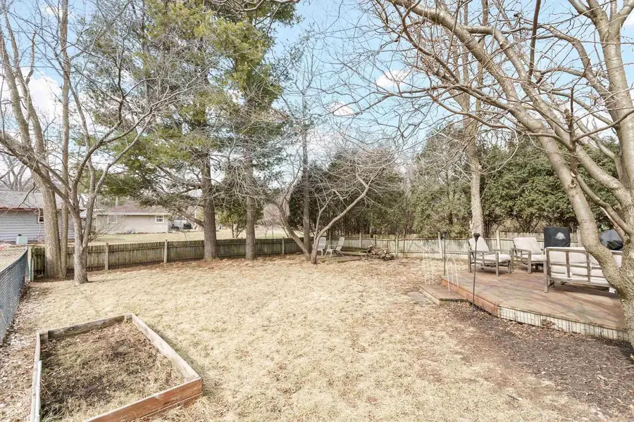 423 N Wright Road, Janesville, WI 53546 - #3