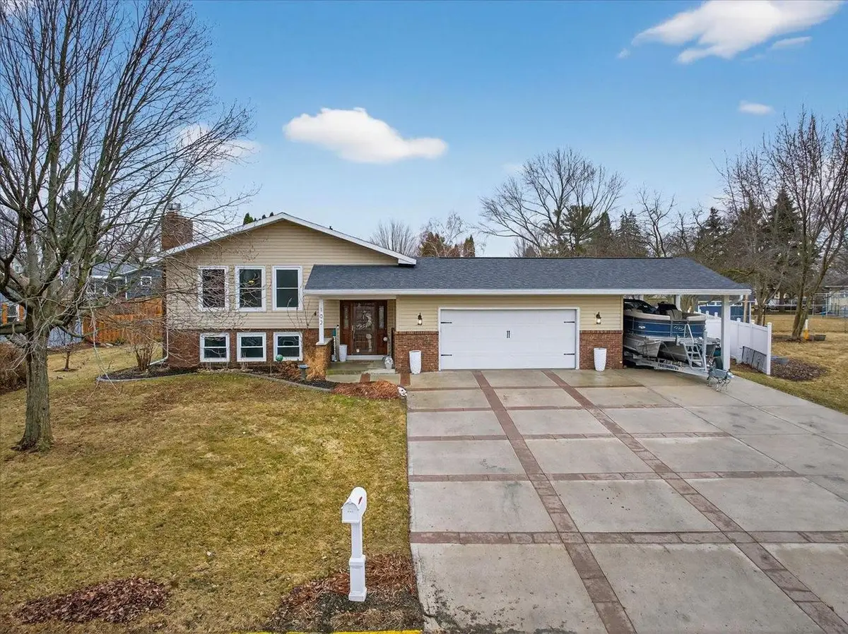 102 Kensington Lane, Waunakee, WI 53597 - #1