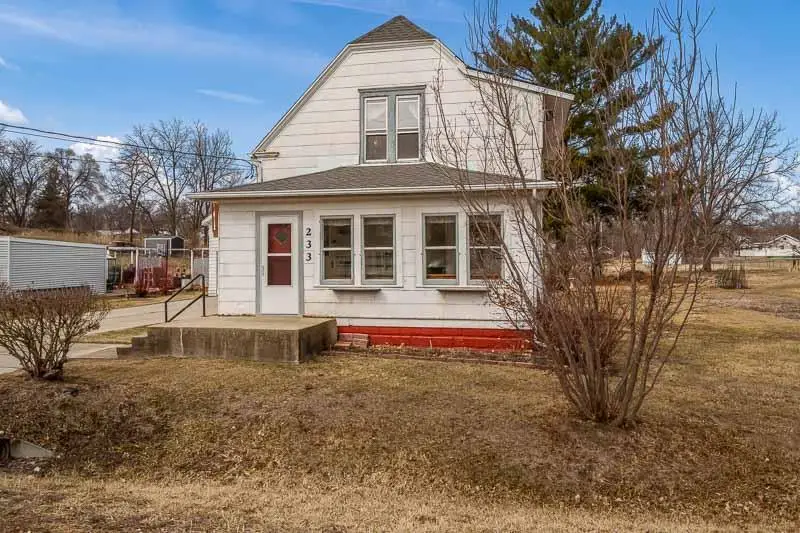 233 W Dawson Avenue, Beloit, WI 53511 - #2