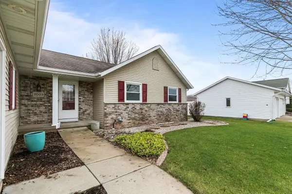 2003 Deer Haven Drive, Menasha, WI 54952