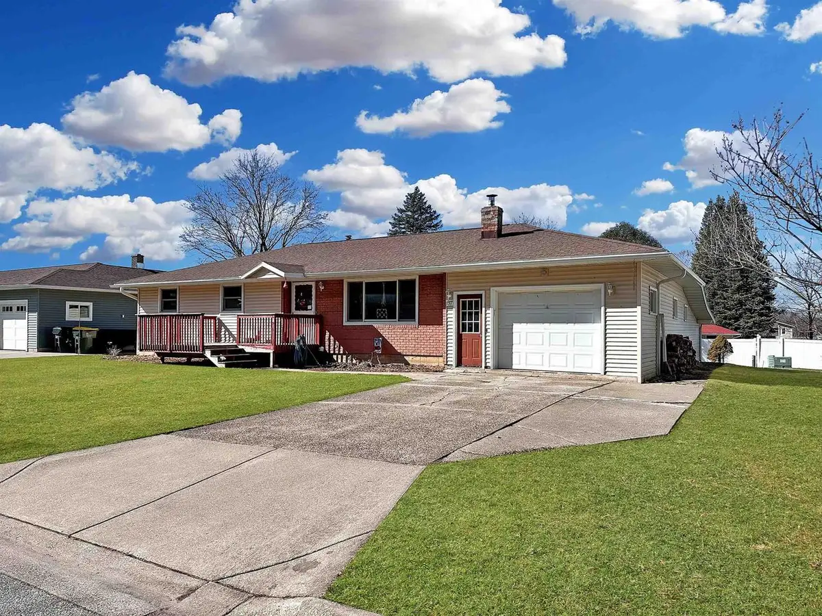 137 Pedretti Parkway, Prairie Du Chien, WI 53821 - #1