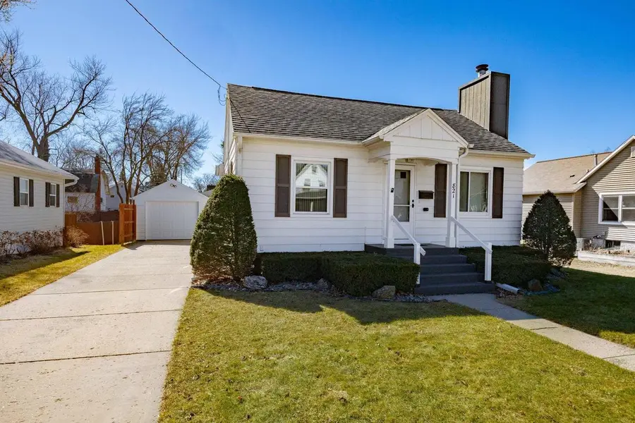 821 Van Buren Street, Fort Atkinson, WI 53538 - #2