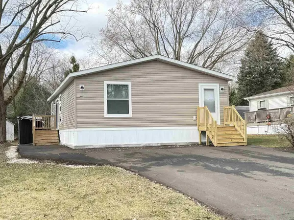 N65W22201 Saint James Drive #M57, Sussex, WI 53089