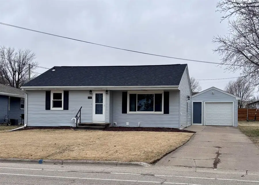 245 Ridge Avenue, Platteville, WI 53818 - #2