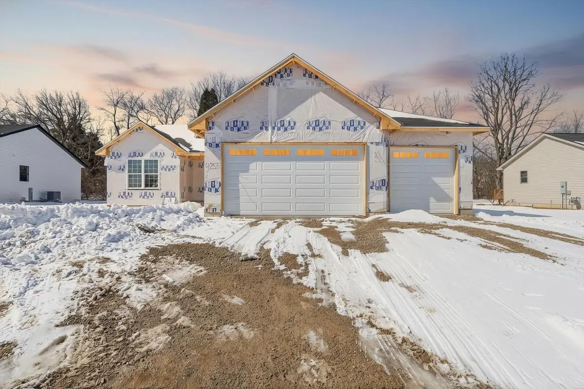 4255 Huntinghorne Drive, Janesville, WI 53546 - #1
