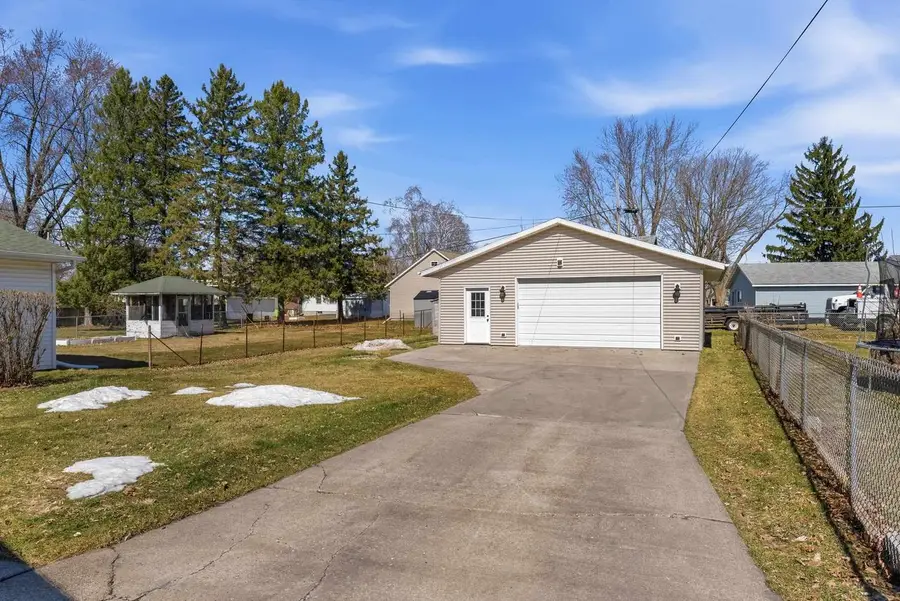 202 Hamilton Street, Beaver Dam, WI 53916 - #2