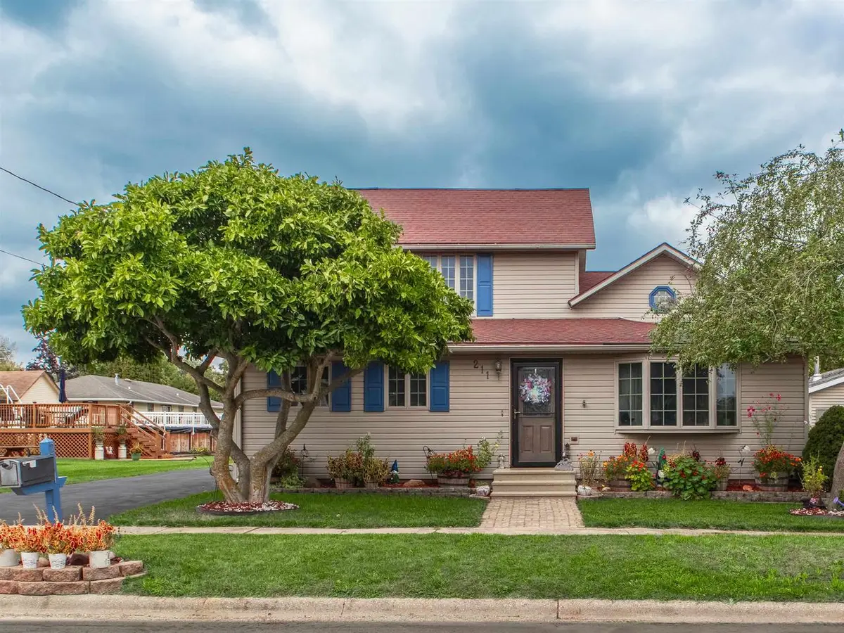 211 Warren Street, Albany, WI 53502 - #1