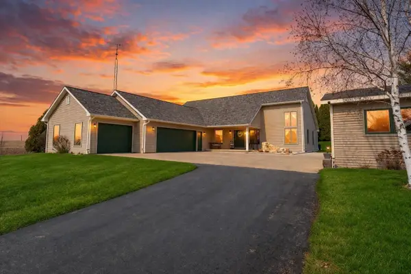 207 W 2nd Street, Friesland, WI 53935