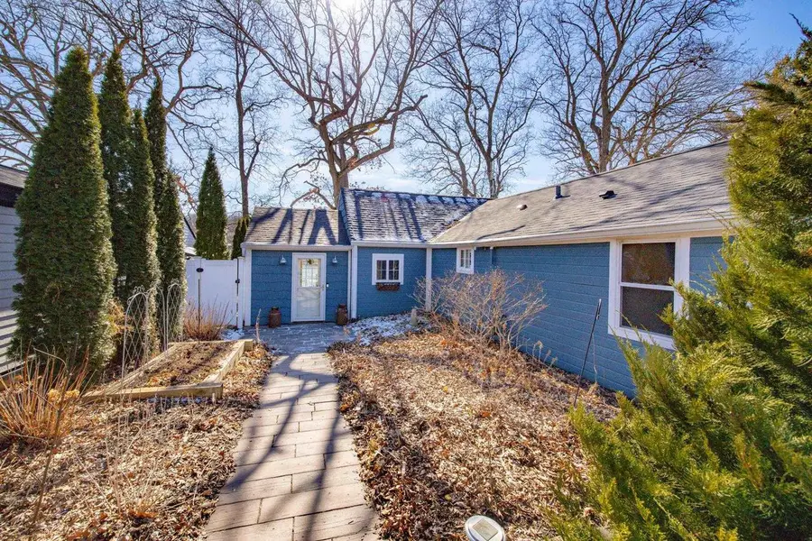 382 E Richardson Springs Road, Edgerton, WI 53534 - #2