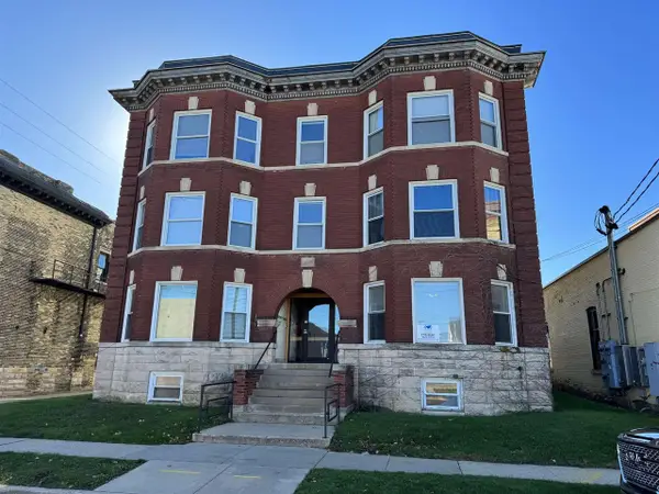 15 N High Street, Janesville, WI 53548