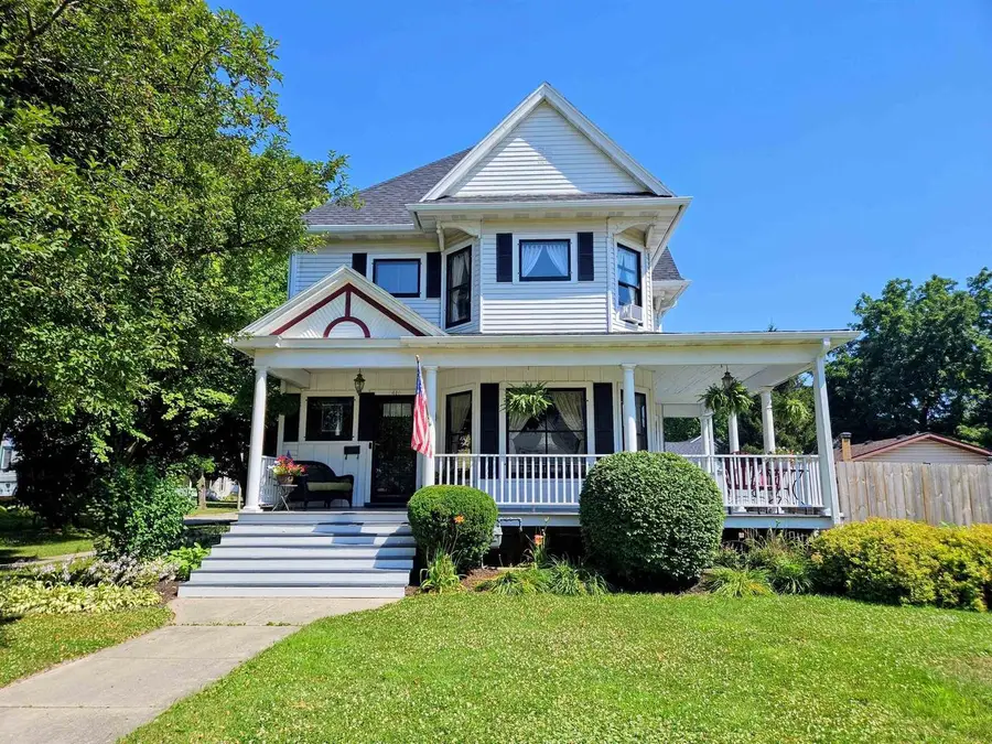 410 Washington Street, Edgerton, WI 53534 - #2