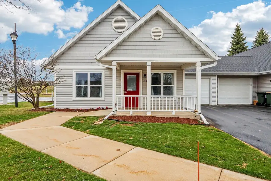 219 Larkspur Court, Sun Prairie, WI 53590 - #2