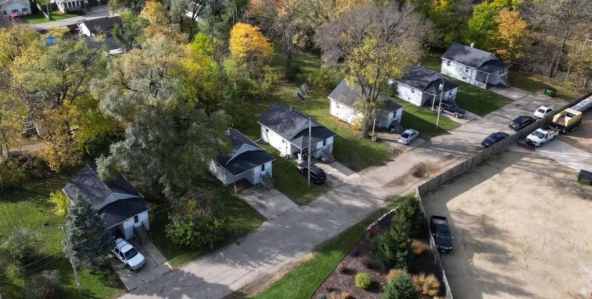 826-850 Sharpes Court, Beloit, WI 53511 - #1