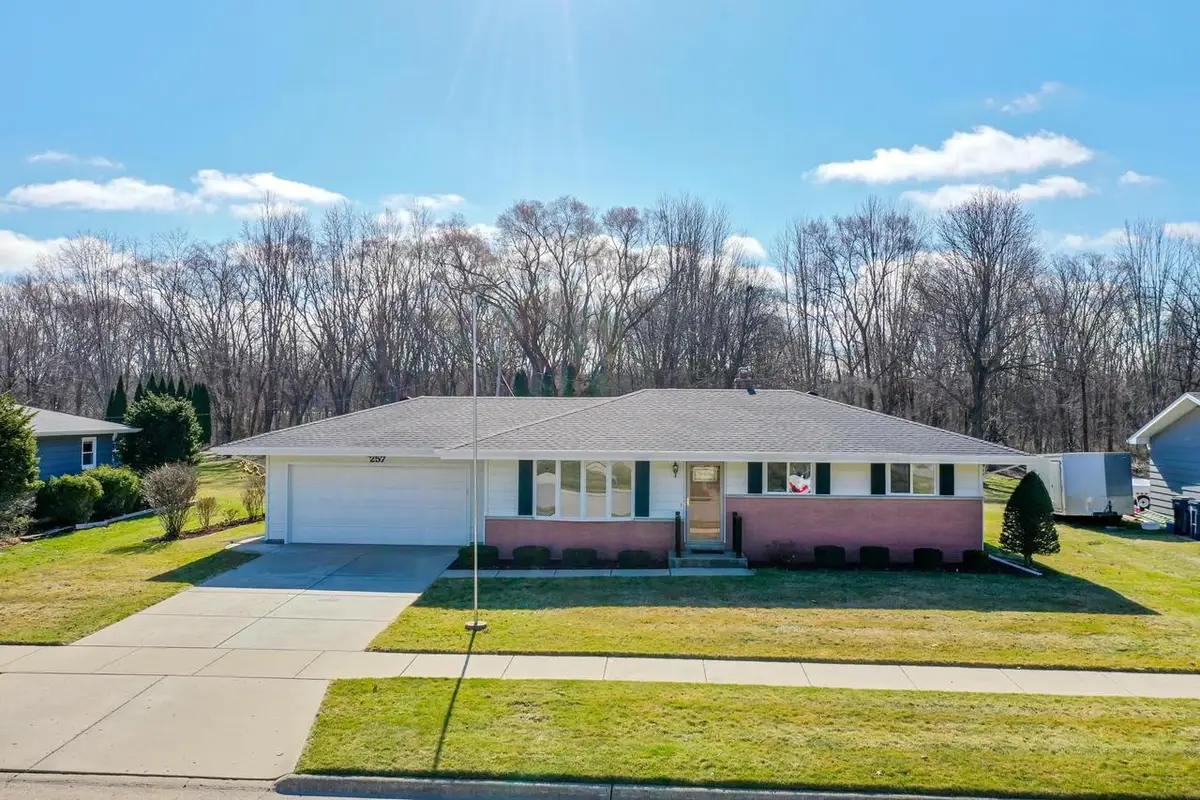 257 Mohawk Road, Janesville, WI 53545 - #1