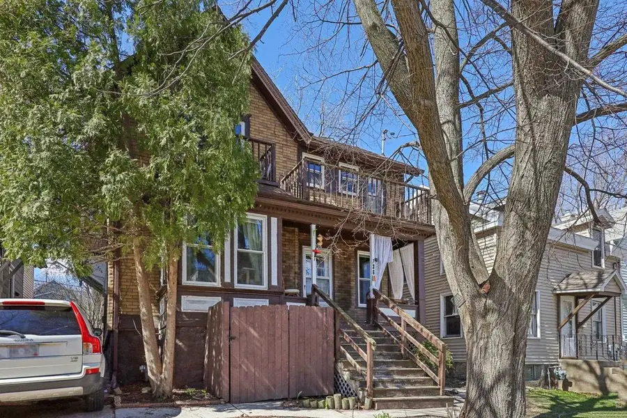 736 E Johnson Street, Madison, WI 53703 - #3